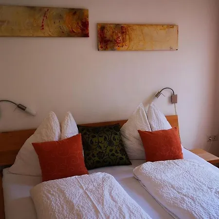 Anna Comfortable Vacation Apartment Faak am See